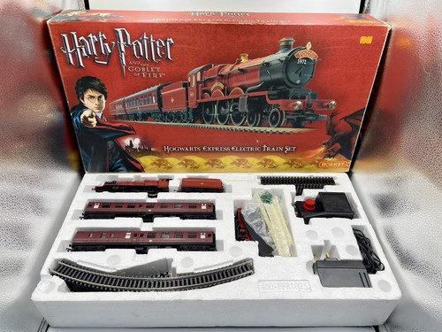 Hornby hogwarts express harry - hogwarts,